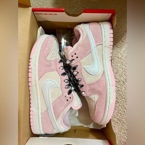 Pink foam Nike Dunk Low LX